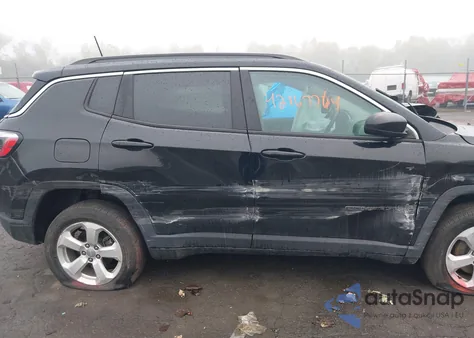 2020 Jeep Compass Latitude 4X4 z USA, uszkodzony, nr VIN 3C4NJDBB7LT100998